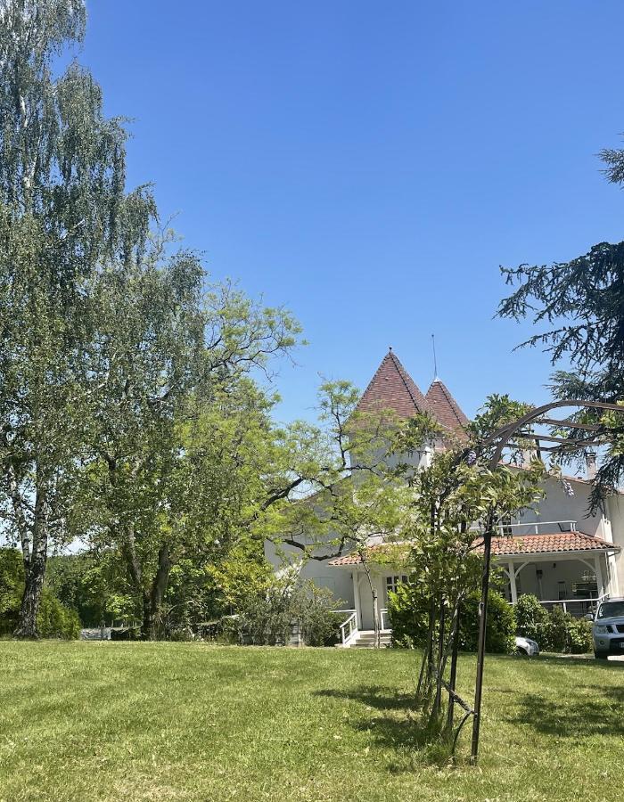 Domaine Des Peyries - Chambres Et Table D'Hotes Saint-Barthelemy-d'Agenais Екстериор снимка
